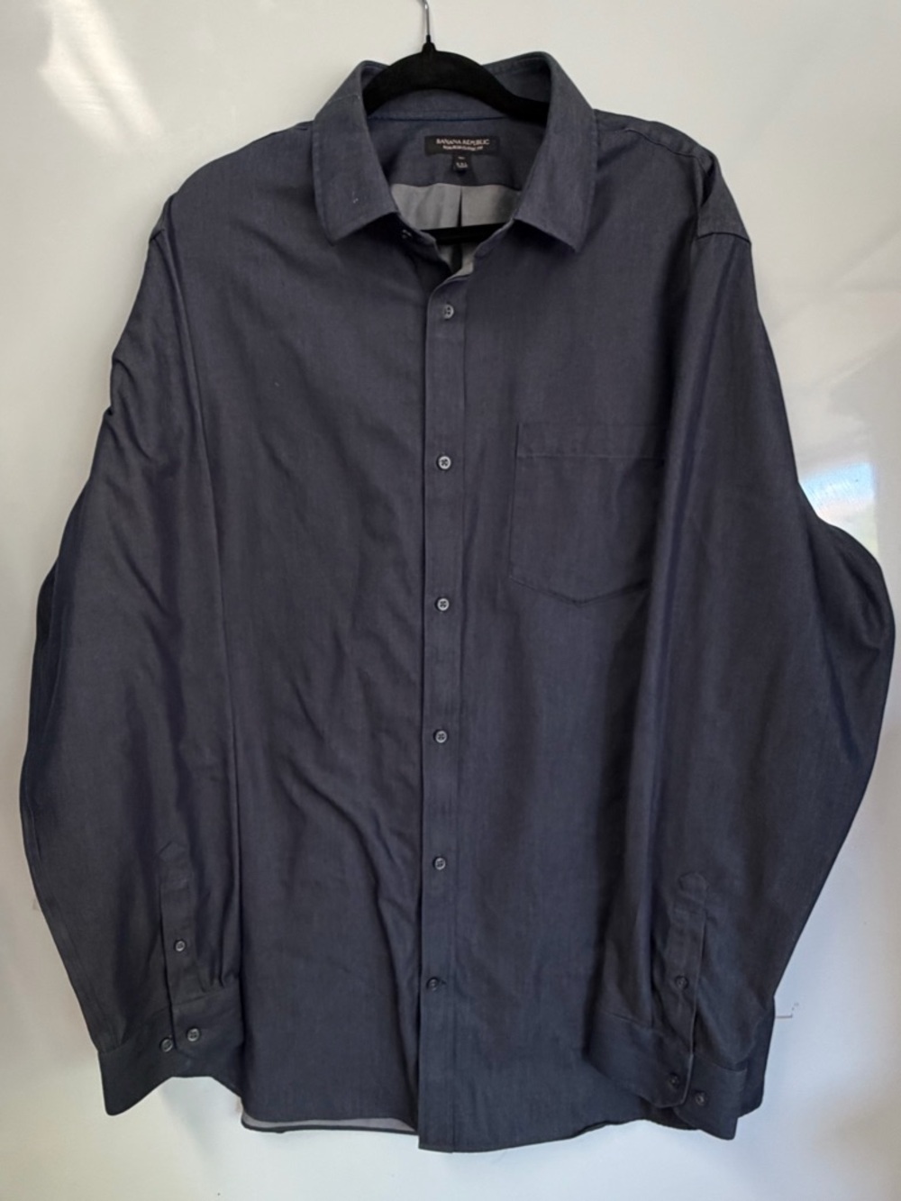 Banana Republic Men's Slate Gray Long-Sleeve Button-Up Shirt